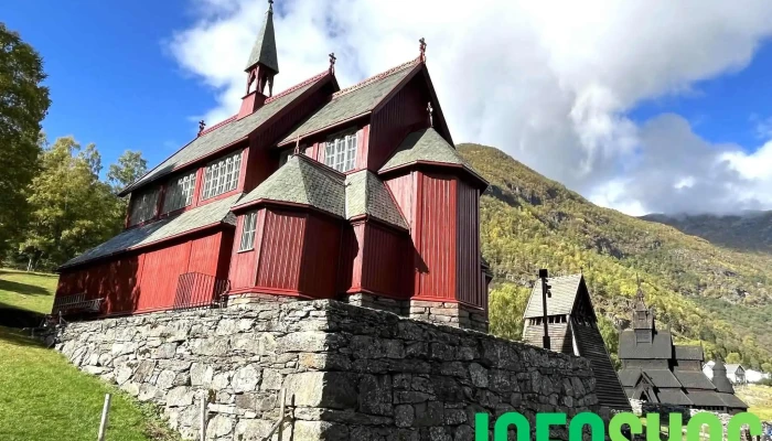 Borgund Stavkyrkje -  Borgund Nye Kyrkje - Borgund