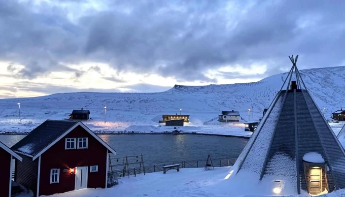 Destinasjon 71 -    Camp Sarnes åpen Nå - Honningsvåg