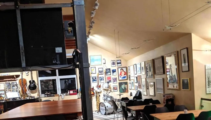Garasjen Pub -  Priser - Austvatn
