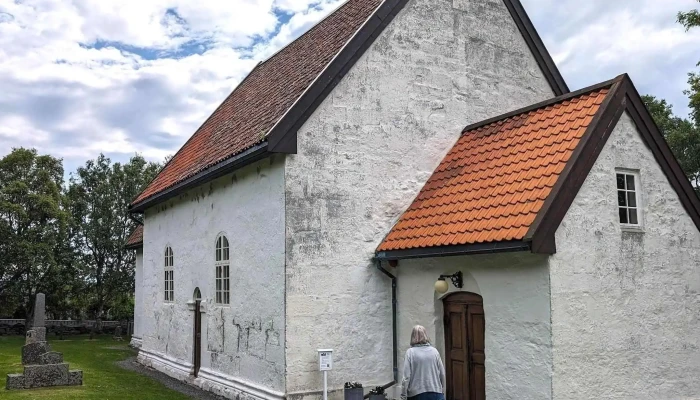 Giske Kyrkje -  Telefon - Giske