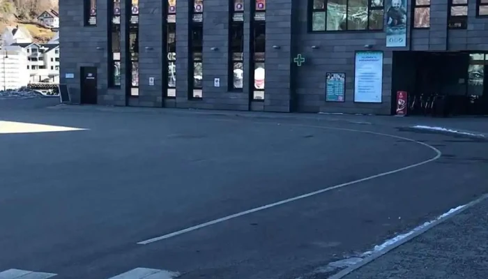 Hardangerbadet As -  Videoer - Øystese