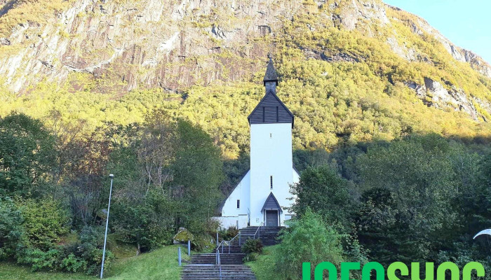 Hoyanger Kyrkje Alle - Høyanger