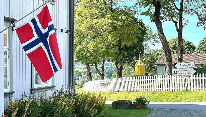 Kommunehuset på Granavollen - Gran
