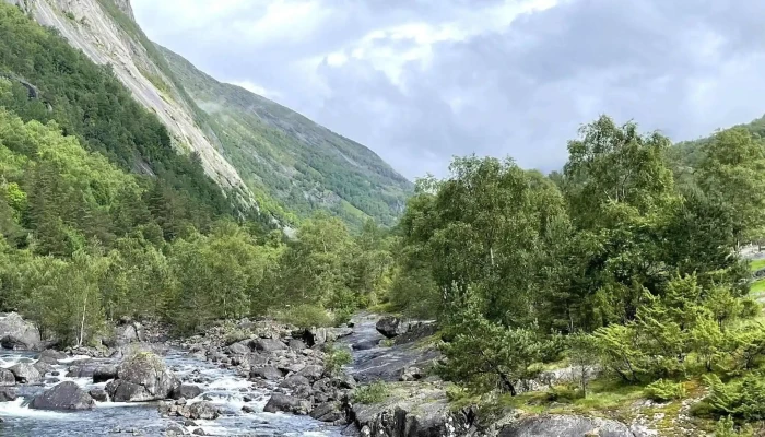 Nes -    Parking Spot Entryplace To Viglesdalen Hiafossen And More Parkeringsplass - Årdal