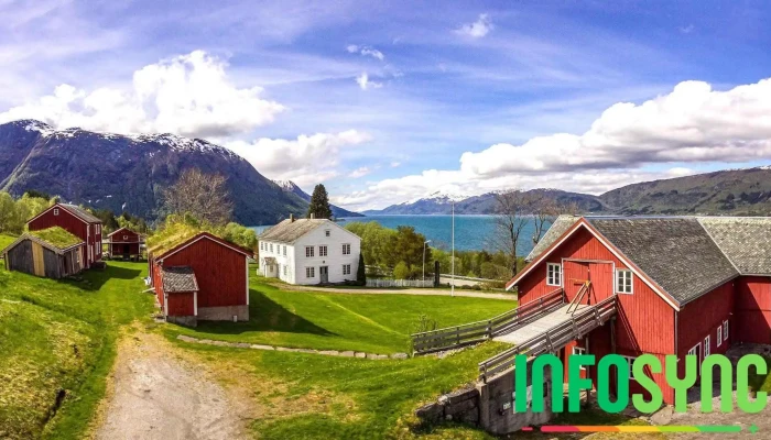 Nesset Prestegard -  Fra Eieren - Eidsvåg I Romsdal