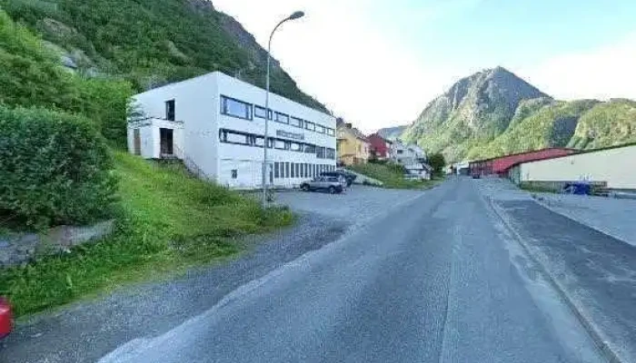 Okj Transport As -    Norlines Oksfjord Street View 360deg - Øksfjord