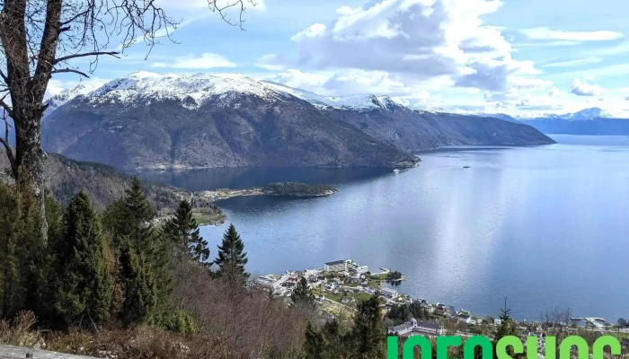 Orrabenken -  Alle - Balestrand
