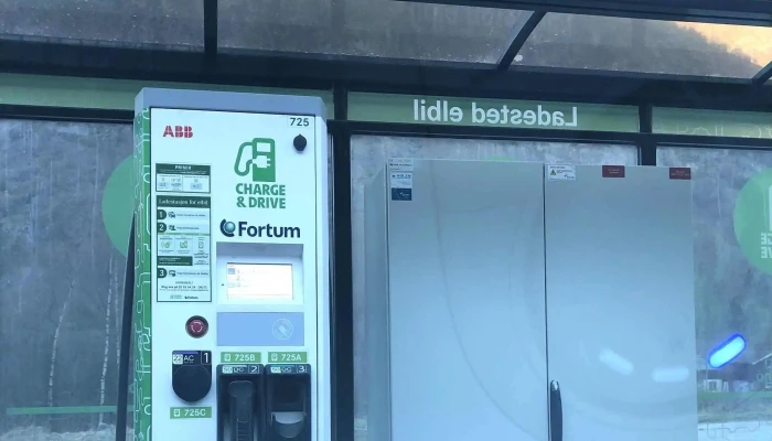 Recharge Ladestasjon -  Videoer - Lærdal