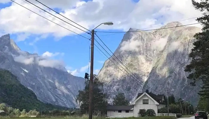 Romsdalshornet -  Videoer - Isfjorden