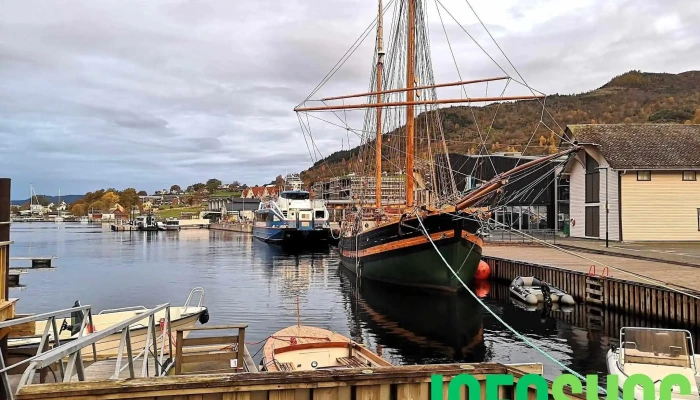Rosendal Turisthotell -  Eksterior - Rosendal