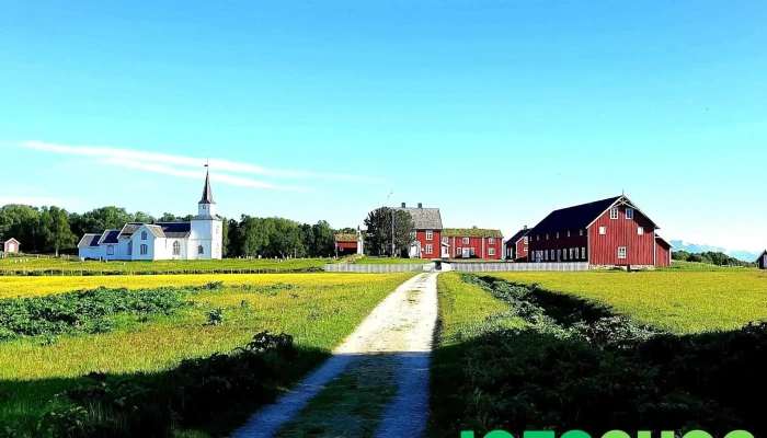 Senja Moments Tranoya Fra Besokende - Vangsvik