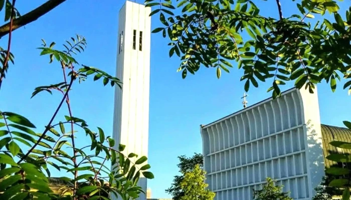 Steinkjer Kirke -  Anmeldelser - Steinkjer