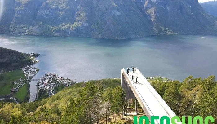 Utsiktspunkt -    Stegastein Stegastein - Aurland