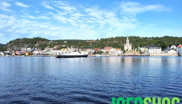 Verket-Svelvik Ferry - Klokkarstua