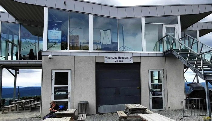 Vikersundbakken -  Plassering - Vikersund
